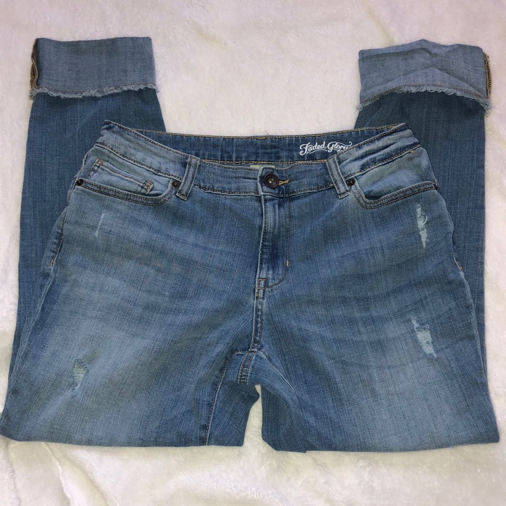 ⭐️Faded glory distressed boyfriend jeans⭐️